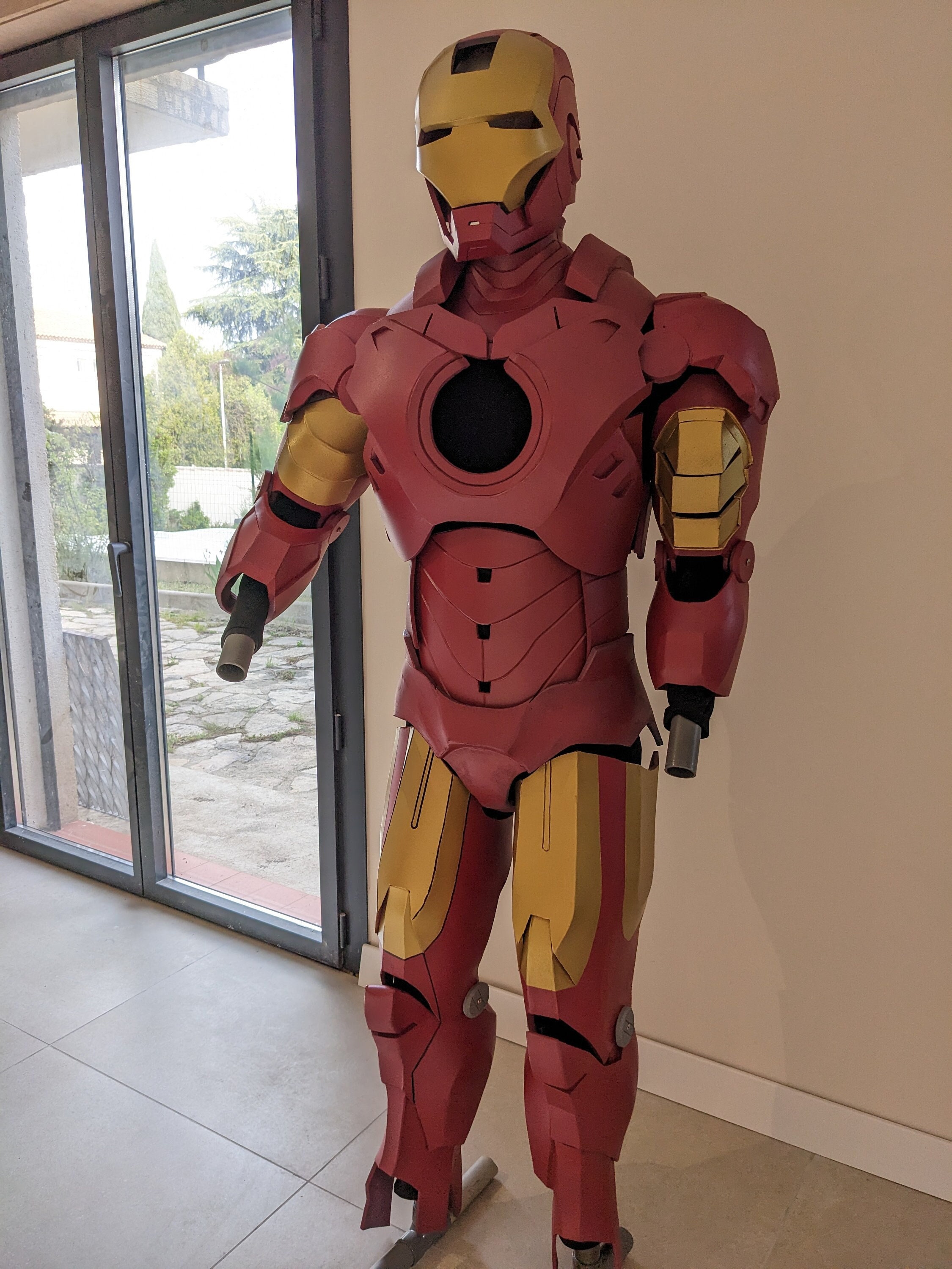 Cosplay : un costume d'Iron Man impressionnant de réalisme ! - Out the Box  ! - Boostez votre créativité et votre Culture G