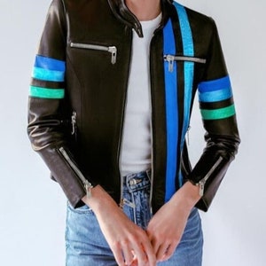 Frauen Schwarz Solid Casual Tailored Motorrad Biker Lederjacke mit Tri Color Metallic Foil Streifen - von Luxe&Crafts