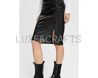 Gonna midi in pelle pieghettata a trapezio leggera casual tinta unita nera da donna, gonna midi in pelle da donna, gonna in pelle nera da donna