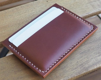 Vegetable-tanned leather card holder - Impeccable finish, artisanal stitching and generous capacity