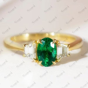 Oval Cut Emerald Ring, Three Stone Emerald Engagement Ring, May Birthstone, Promise Ring, 14K Solid Gold Diamond Emerald Ring