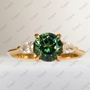 14k Gold Green Tourmaline Ring/Dainty Stacking Ring/Tourmaline Diamond Ring/3 Stone Cluster Ring/Solitaire Promise Ring/Green Gemstone Ring