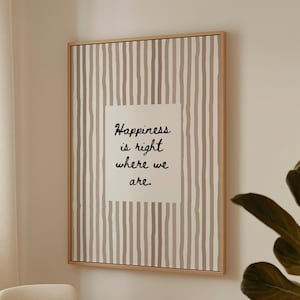 Póster imprimible de felicidad dibujado a mano: Arte de pared acogedor con rayas neutras, impresión familiar con cita amorosa, decoración acogedora para el hogar n.° 122