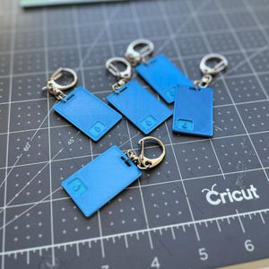 Insigne porte-clé Lumon pour carte-clé d'indemnité de départ | Cadeau pour fan de série TV | Merch de porte-clés de science-fiction | Imprimé en 3D