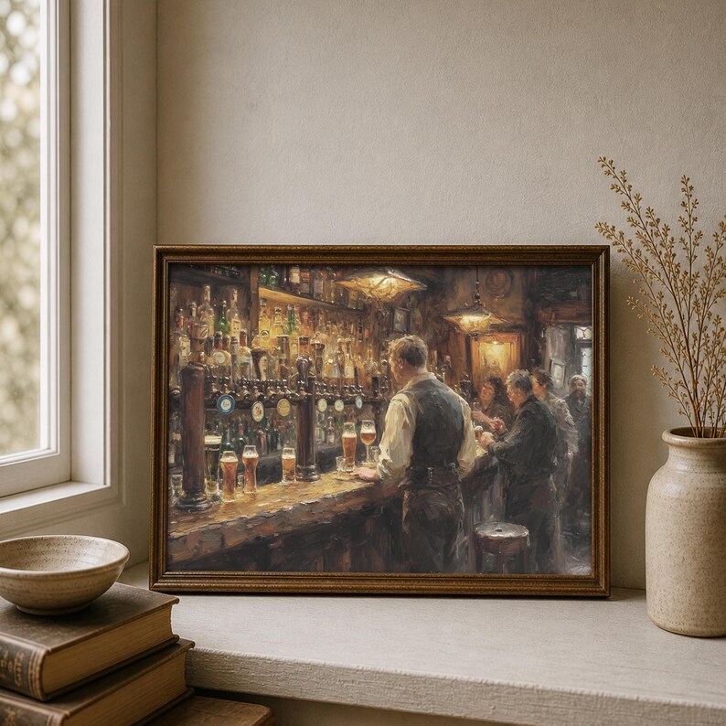Pu&ograve; includere: Dipinto incorniciato raffigurante una scena di pub vintage. Un barista &egrave; dietro il bancone, che serve birra. I clienti sono riuniti, gustando bevande. Il bar &egrave; fornito di bottiglie e rubinetti. L'opera d'arte ha una tavolozza di colori caldi.