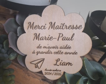 Magnet en forme de fleur personnalisé pour maîtresse/maître/nounou ou Atsem