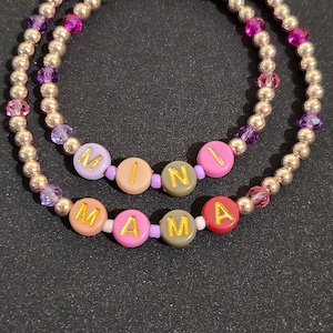 Conjunto de pulseiras com nome de mamãe e mini
