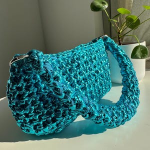 Elsa ~ Bolso de crochet metálico – Monedero turquesa brillante – Bolso bohemio hecho a mano – Bandolera para festivales – Regalo personalizado – Bolso de hombro de hilo brillante