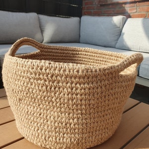 Large knitted basket of jgut! (Большая вязаная корзина из джгута!)
