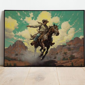 Pu&ograve; includere: Un cowboy a cavallo di un cavallo marrone attraverso un paesaggio desertico. Il cowboy indossa un cappello bianco e una camicia marrone chiaro. Il cavallo corre a testa alta. Lo sfondo &egrave; un mix di cielo blu, nuvole bianche e formazioni rocciose rosse.