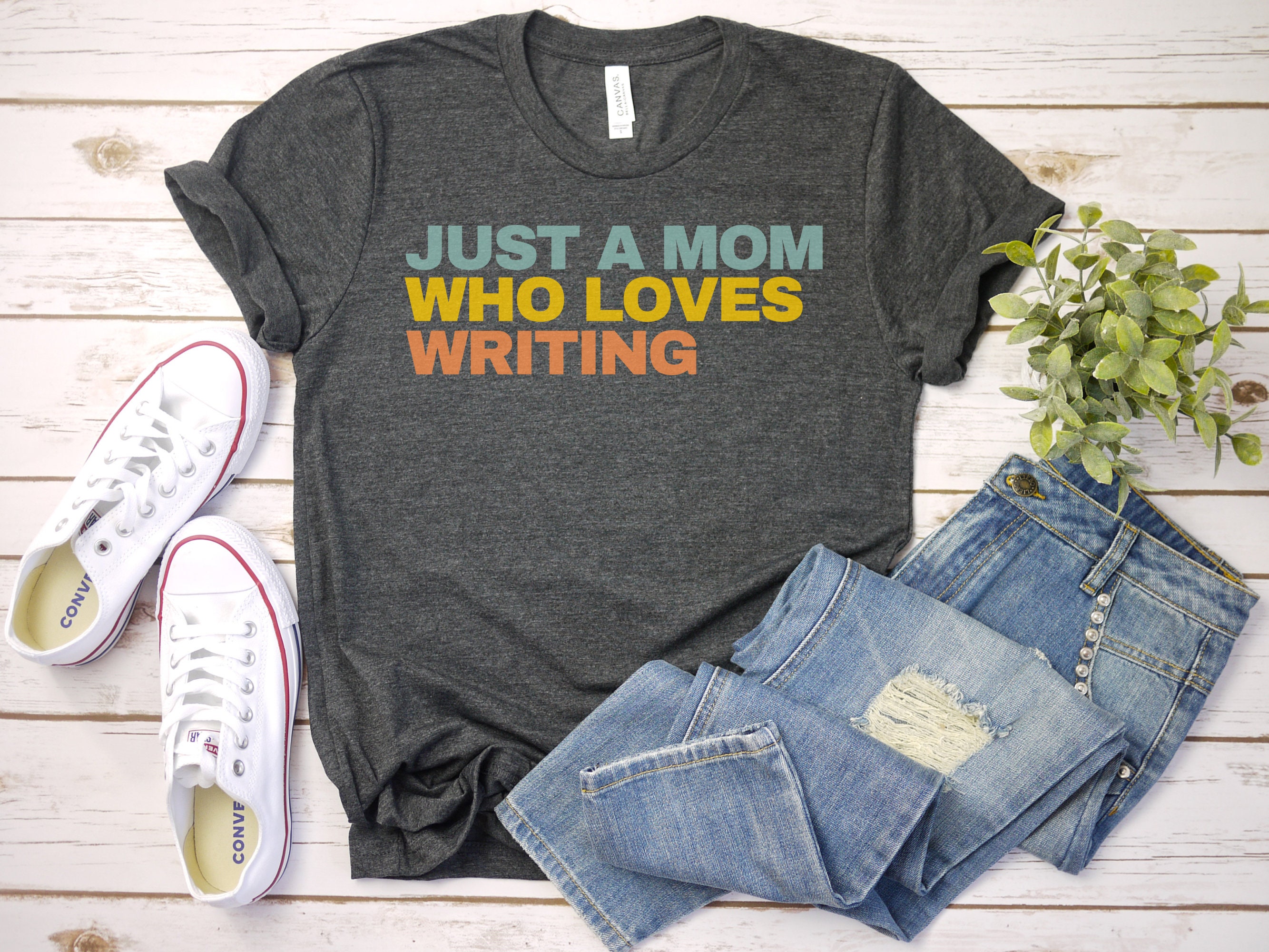 Just A Mama Who Loves Her Kd, Mothers Day Gft, Custom Mama Shrt