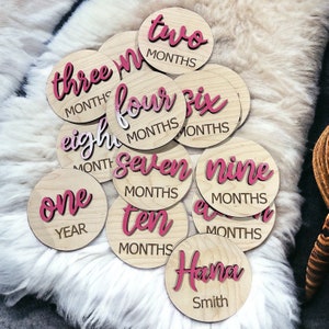 Disques de jalons mensuels personnalisés. Cartes de bébé en bois.