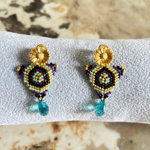 Boucles d&#39;oreilles en perles personnalisables et fait main alexandrine bleues
