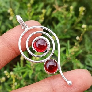 Sprzedaż Czerwony Granat Kamień Szczęścia Wisiorek, Chakra Spin 1 PC Wisiorek, Iluzja Biżuteria, Przeciw Lękowi, Depresji, Strachowi i Przeciw Depresji