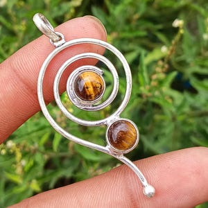 Prezent Tygrysie Oko Kamień Szczęścia Wisiorek, Chakra Spin 1 PC Wisiorek, Biżuteria Iluzoryczna, Przeciwlękowa, Depresyjna, Strachowa i Antydepresyjna