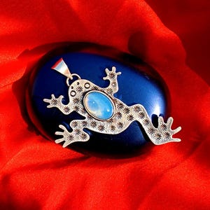 Najlepsza oferta Opalite Gemstone Frog Handmade Healing Pendant, Good Luck 1 PC Pendant, Boho Jewelry, Healing Anxiety, Depression, Failure