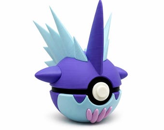 Toxtricity Low Key Form Kartenständer, Pokemon Kartenhalter, Pokeball Regal Dekor, 3D Gedruckt Spielzimmer Display, Sammler Schreibtisch Dekor