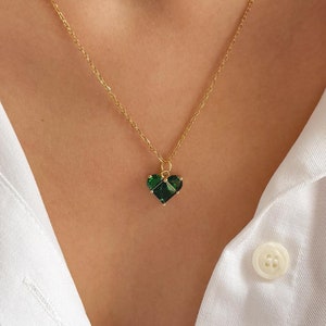 Grünes Herz Halskette | Edelstahl, 18K vergoldet, Geschenk für sie, Minimalist Halskette, zierliche Halskette, Herz Anhänger, Geburtstagsgeschenk