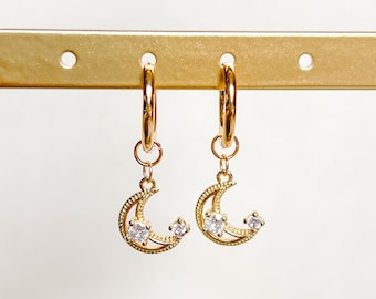 Boucles d'oreilles lune dorées | Plaqué or 18 carats, Boucles d'oreilles célestes, Boucles d'oreilles croissant de lune, Créoles, Huggie Hoop, Pendentif lune, Cadeau pour elle