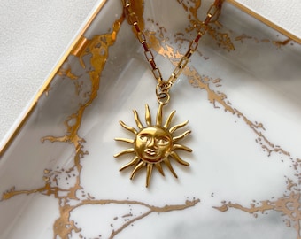 Collier soleil | Acier inoxydable, Collier pendentif soleil, Collier soleil en or, Collier zodiaque céleste, Collier soleil waterproof, Collier d'été