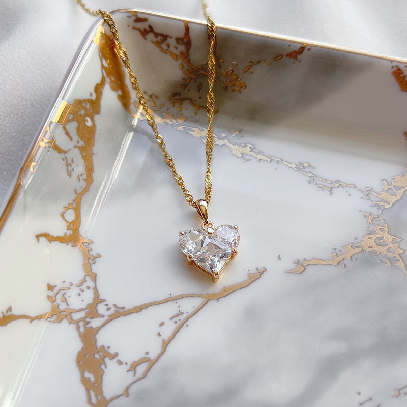 Gold Heart Necklace - Etsy