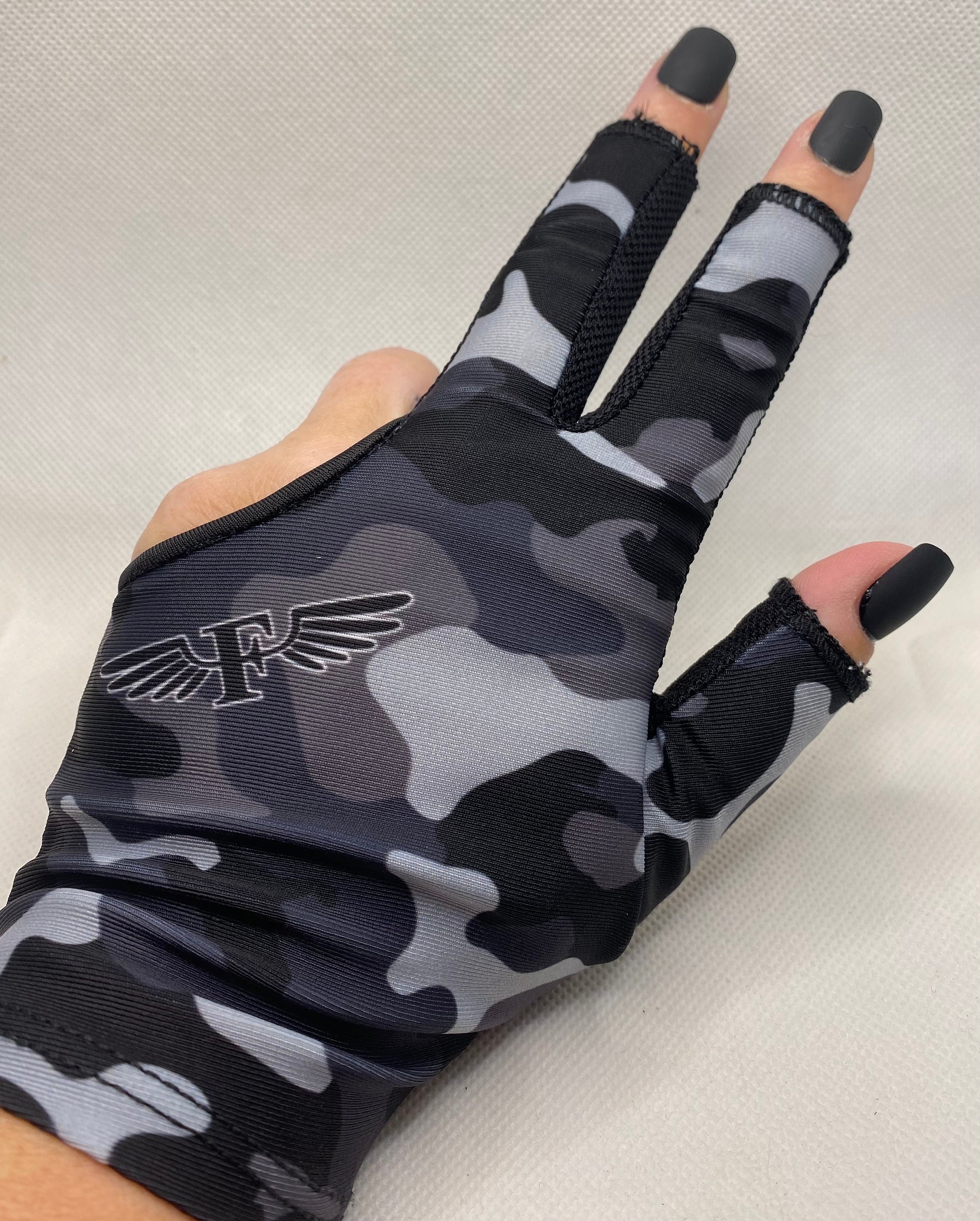 MENS Camo Billiards Glove - Left / Right Hand Options