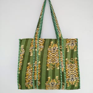 Sac fourre-tout en coton vert à imprimé tigre, respectueux de l'environnement, durable, solide, sac fourre-tout pour les courses d'épicerie, sac bohème fait main, sac fourre-tout matelassé, sac de marché