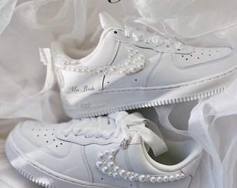 Zapatillas Nike Air Force 1 personalizadas para novias con perlas: regalo de boda, aniversario, graduación