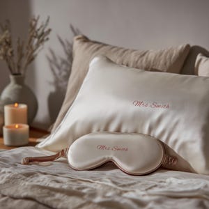 Juego de funda de almohada de satén personalizada con antifaz para dormir, regalo de boda para los novios