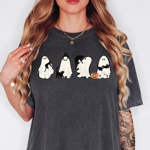 Comfort Colors® Ghost Cat Shirt, Cat Ghost T-Shirt, Cute Cat Lovers Shirt, Retro Ghost Halloween, Halloween Cat T-shirt, Spooky Season Gift