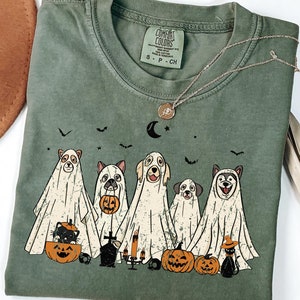 Comfort Colors® Сute Ghost Dog T-shirt, Ghost Dog Tee, Dog Lovers Tshirt, Halloween Cute Shirt, Halloween Dog T-shirt, Spooky Season Gift