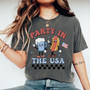Retro Party in The USA Shirt, Party in The Usa T-Shirt, Usa Patriotic Tee, 4th of July Party TShirt, Trendy Usa Celebration Shirt