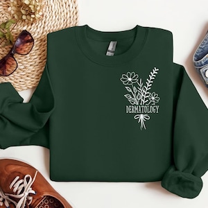 Dermatology Minimalist Sweatshirt for Dermatologists, Dermatology Skincare Gift Cosmetic Dermatology Skin Doctor Assistant Sweatshirt