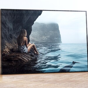 Cala riparata #1 luoghi nascosti Carta artistica Giclée stampa poster carta spiaggia oceano mare nautico magico delfino balena scogliere grotta laguna