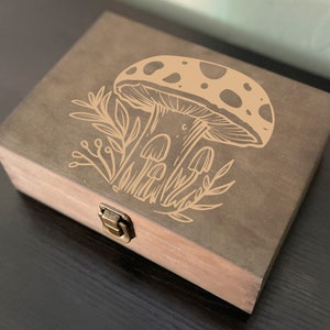 Mushroom box, stash box, Keepsake box, Custom wood box, Psychedelic Gift, Custom Mushroom Box, Gifts for stoners, Stoner Gift Box, Trippy