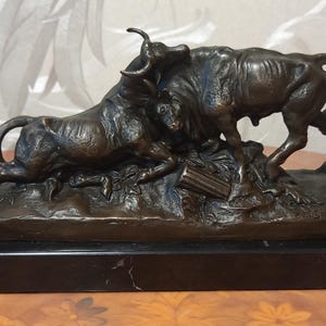 Bronze Figure Fighting Bulls Sculpture Figure Antique Style Statue Animal Figure Bronze