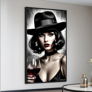 Elegante donna con cappello nero e bicchiere di vino su tela, ritratto glamour da parete, tela femminile in stile vintage, decorazione chic per la casa, pronta per
