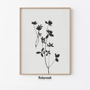 Druckbare botanische Klee Silhouette Wandkunst - Minimalistischer Blumendruck für Wohnkultur - moderne schwarzweiße Pflanzenillustration OK32