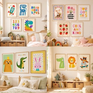 K&ouml;nnte beinhalten: Eine Sammlung gerahmter Wandbilder mit farbenfrohen Illustrationen von Tieren, Zahlen und motivierenden Texten wie Read More Books, You Got This und Cool and Kind, pr&auml;sentiert in verschiedenen Schlafzimmern mit hellen Holzrahmen.