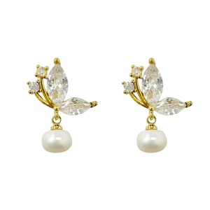 Kristall Schmetterling mit Perle Tropfen Ohrringe, Kristall Schmetterling Gold Vermeil silber ohrringe, Süßwasserperlen ohrringe, Hochzeitsschmuck