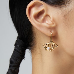 Ginkgo leaf pearl earrings, Classic Gingko Leaf pearl cluster earrings, Gingko leaf, Gingko jewellery, Fall leaf earrings, classic design