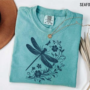 Comfort Colors Shirt Womens Dragonfly Floral Tshirt,Boho Dragonfly Tee,Nature Lover Shirt,Garden Lover Gift,Botanical Shirt