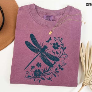 Womens Dragonfly Floral Tshirt,Boho Dragonfly Tee,Nature Lover Shirt,Garden Lover Gift,Botanical Shirt