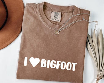 I Love Bigfoot Shirt - Retro Sasquatch Heart Tee for Cryptid Lovers