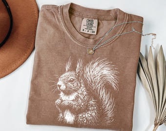 Vintage Woodland Squirrel T-Shirt | Cottagecore Forest Animal Tee