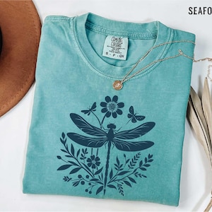 Womens Dragonfly Floral Tshirt,Boho Dragonfly Tee,Nature Lover Shirt,Garden Lover Gift,Botanical Shirt
