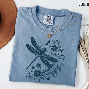 Womens Dragonfly Floral Tshirt,Boho Dragonfly Tee,Nature Lover Shirt,Garden Lover Gift,Botanical Shirt