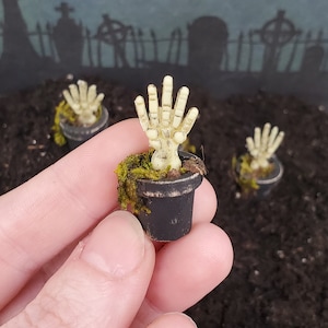 Dollhouse Halloween accessory, miniature Halloween plant, haunted dollhouse miniature