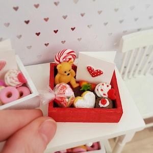 Miniature Valentines cookies, Dollhouse Valentine&#39;s cookie box, 1:12 scale Valentine miniature