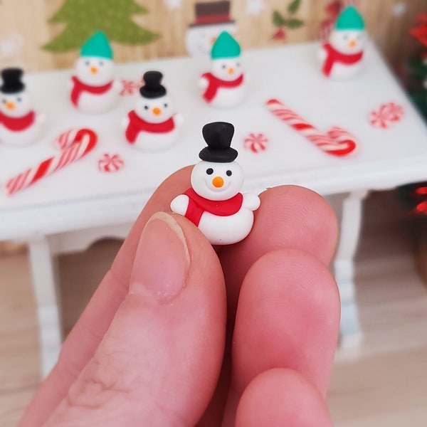 Miniature snowman, dollhouse snowman, miniature Christmas accessory